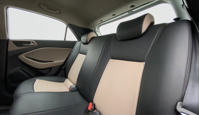 2016 Hyundai Elite i20 ASTA 1.2, Petrol, Manual, 46,863 km, Right Side Rear Door Cabin