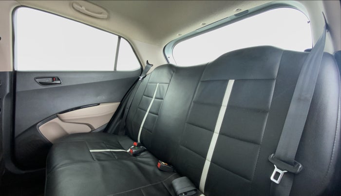 2018 Hyundai Grand i10 MAGNA 1.2 VTVT, Petrol, Manual, 39,314 km, Right Side Rear Door Cabin