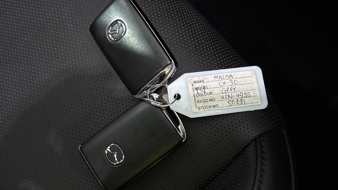 2024 Mazda CX-30 G20 Touring (FWD), Automatic, 17400 km, Key Close-up