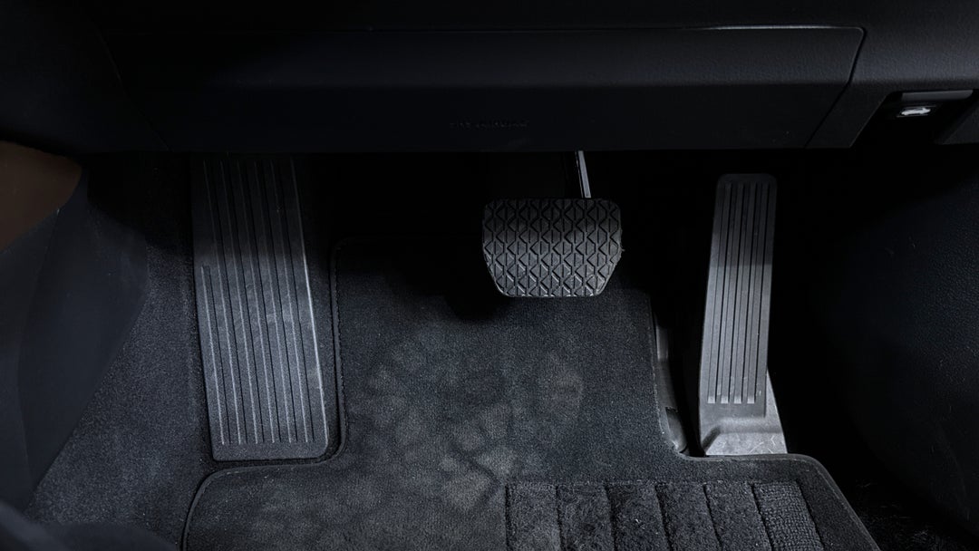 2024 Mazda CX-30 G20 Touring (FWD), Automatic, 17400 km, Pedals and Footmat