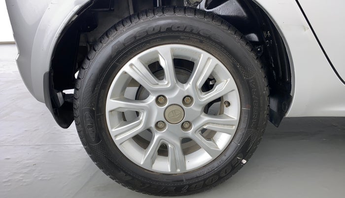 2018 Tata Tiago XZ 1.2 REVOTRON, Petrol, Manual, 12,084 km, Right Rear Wheel