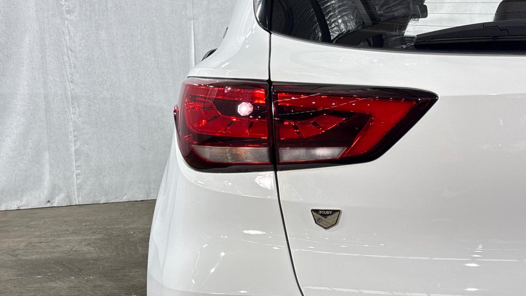 2021 MG Zst Essence, Automatic, 33251 km, Badge (Boot Left Side)