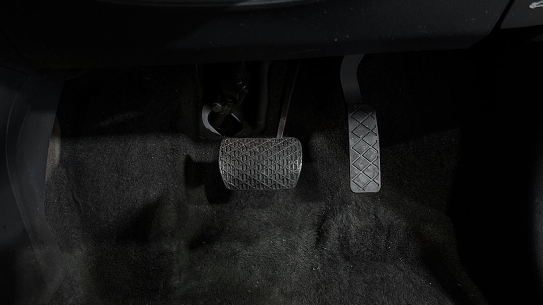 2021 MG Zst Essence, Automatic, 33251 km, Pedals and Footmat