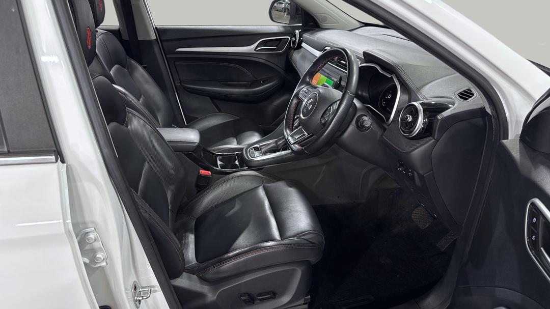 2021 MG Zst Essence, Automatic, 33251 km, Right Side Front Door Cabin View