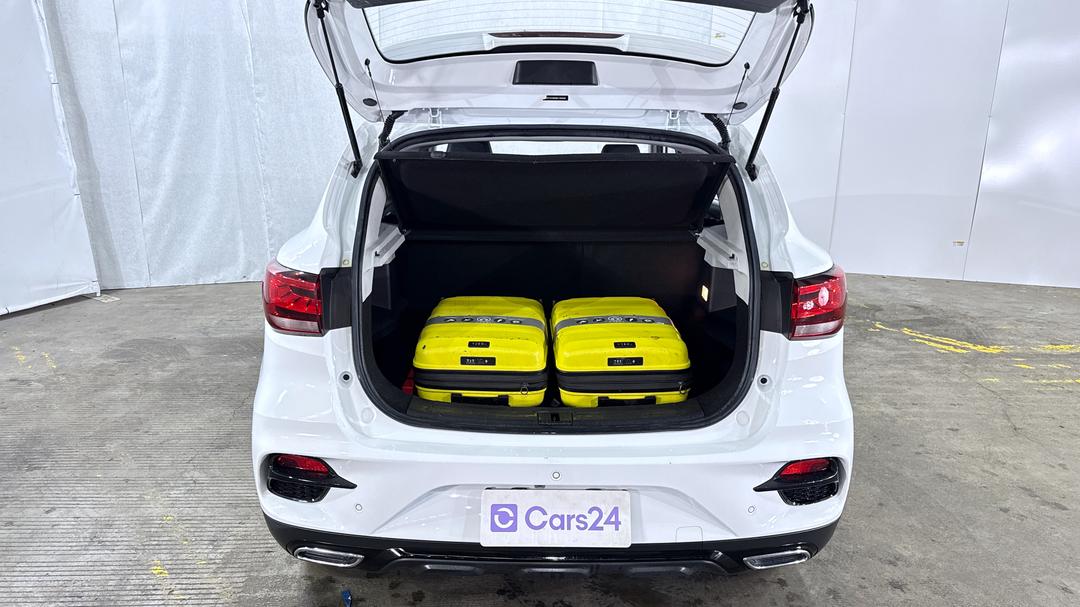 2021 MG Zst Essence, Automatic, 33251 km, Boot Inside View with Luggage