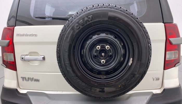 2017 Mahindra TUV300 T10 MT, Diesel, Manual, 63,628 km, Spare Tyre