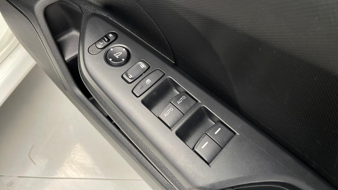 2018 Honda Civic Vti, Automatic, 79362 km, Drivers Side Door Panel Controls