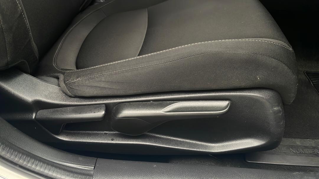 2018 Honda Civic Vti, Automatic, 79362 km, Drivers Side Adjustment Panel