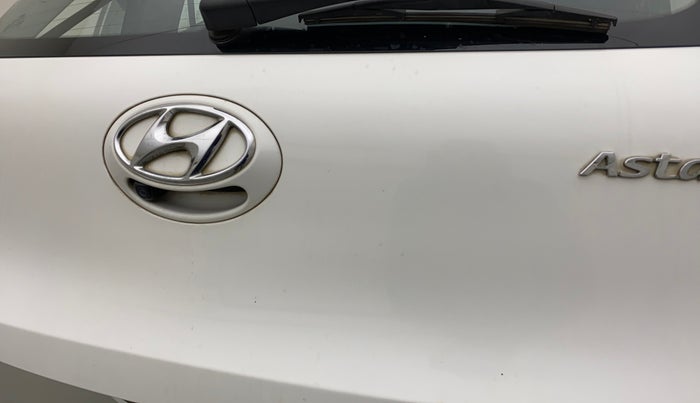 2018 Hyundai Grand i10 ASTA 1.2 KAPPA VTVT, CNG, Manual, 86,808 km, Dicky (Boot door) - Minor scratches