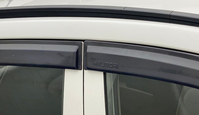 2018 Hyundai Grand i10 ASTA 1.2 KAPPA VTVT, CNG, Manual, 86,808 km, Right B pillar - Paint is slightly faded