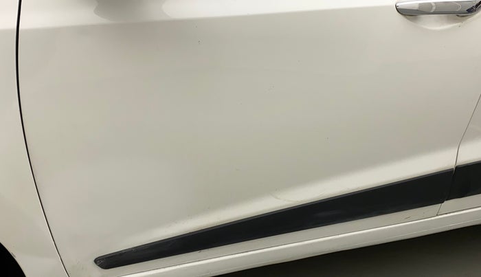 2018 Hyundai Grand i10 ASTA 1.2 KAPPA VTVT, CNG, Manual, 86,808 km, Front passenger door - Minor scratches