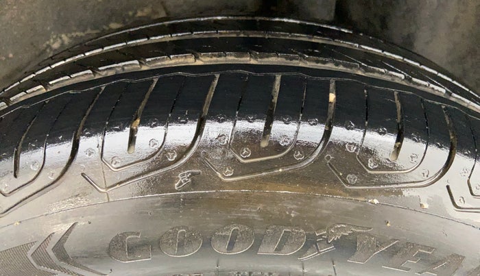 2011 Ford Figo 1.2 ZXI DURATEC, Petrol, Manual, 60,111 km, Left Rear Tyre Tread