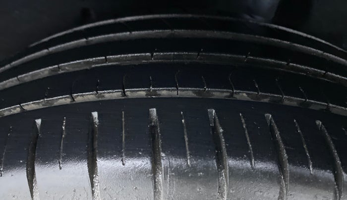 2018 Maruti Baleno ZETA 1.2 K12, Petrol, Manual, 29,412 km, Left Rear Tyre Tread