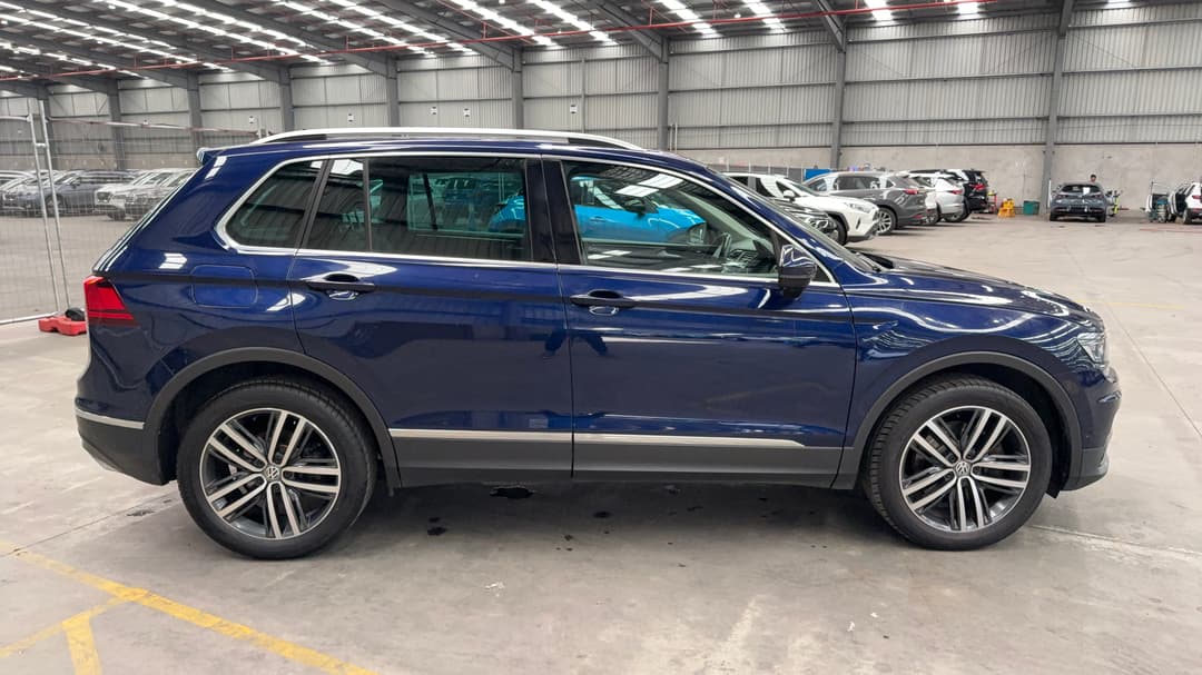 2018 Volkswagen Tiguan 162 Tsi Highline, Automatic, 91403 km, Right Side View