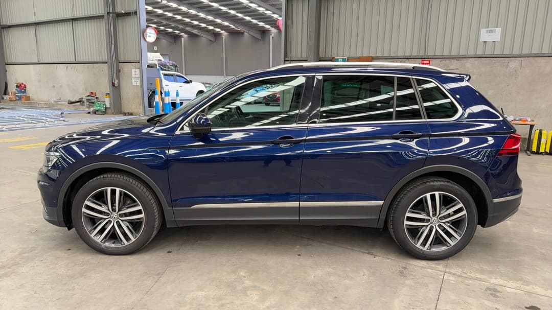 2018 Volkswagen Tiguan 162 Tsi Highline, Automatic, 91403 km, Left Side View