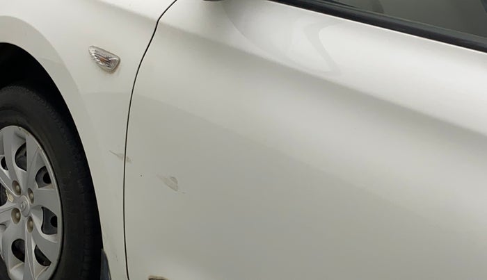 2015 Hyundai Elite i20 MAGNA 1.2, Petrol, Manual, 25,459 km, Front passenger door - Minor scratches