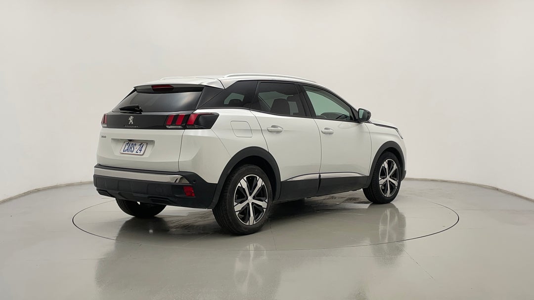 Right Back Diagonal (45- Degree) View