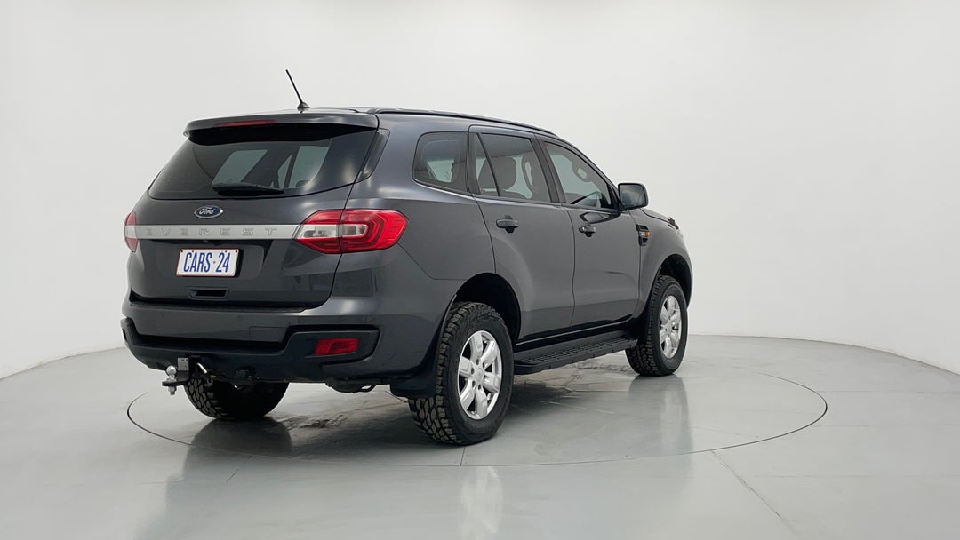 Right Back Diagonal (45- Degree) View