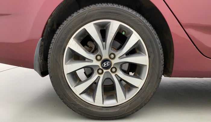 2014 Hyundai Verna FLUIDIC 1.6 VTVT SX AT, Petrol, Automatic, 79,210 km, Right Rear Wheel