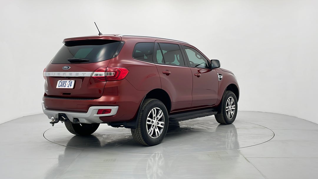 Right Back Diagonal (45- Degree) View