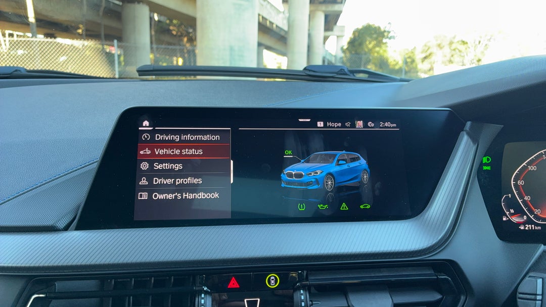 2020 BMW 1 18i M Sport, Automatic, 30322 km, Infotainment System