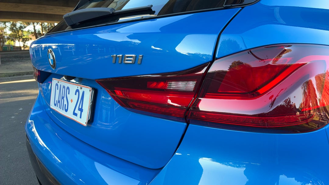 2020 BMW 1 18i M Sport, Automatic, 30322 km, Badge (Boot Right Side)