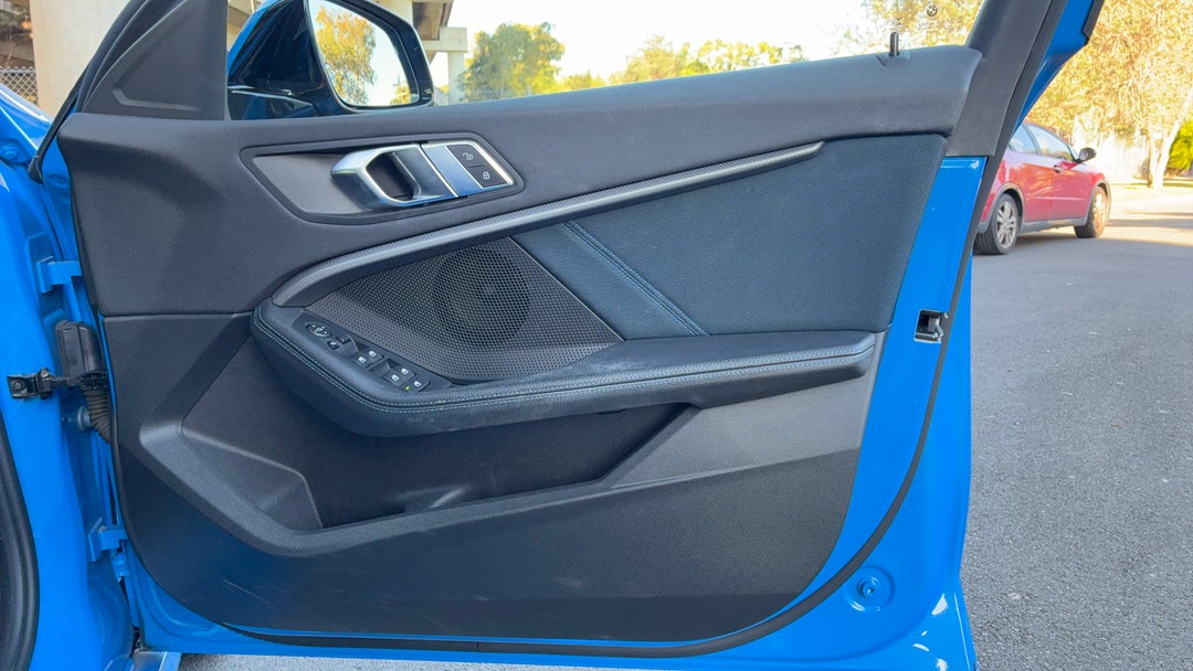 2020 BMW 1 18i M Sport, Automatic, 30322 km, Speaker View