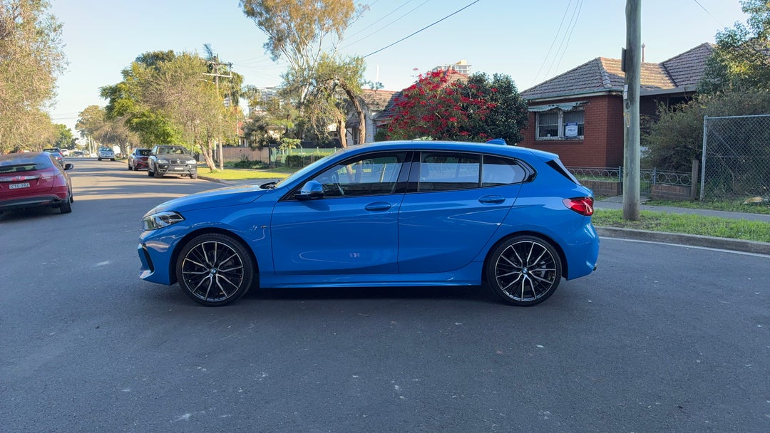 2020 BMW 1 18i M Sport, Automatic, 30322 km, Left Side View
