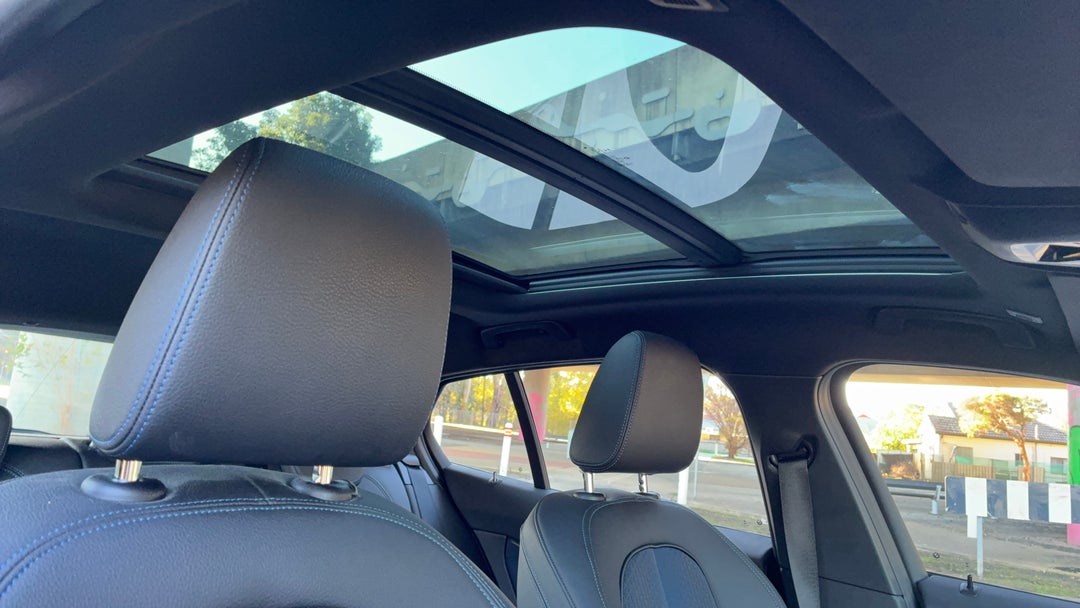 2020 BMW 1 18i M Sport, Automatic, 30322 km, Interior Sunroof/Moonroof