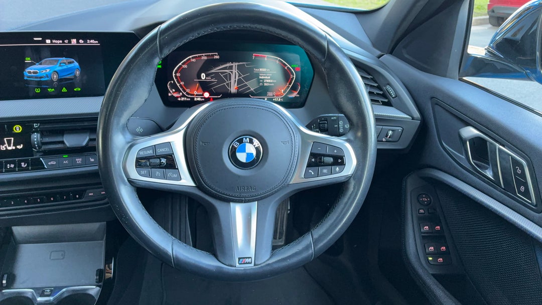 2020 BMW 1 18i M Sport, Automatic, 30322 km, Steering Wheel Close-up