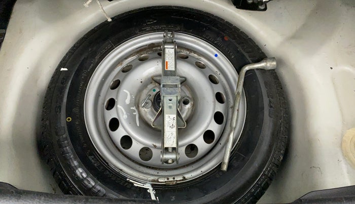 2014 Maruti Swift LXI D, Petrol, Manual, 31,943 km, Spare Tyre