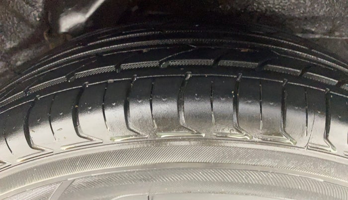 2015 Hyundai i10 SPORTZ 1.1 IRDE2, Petrol, Manual, 47,564 km, Left Rear Tyre Tread