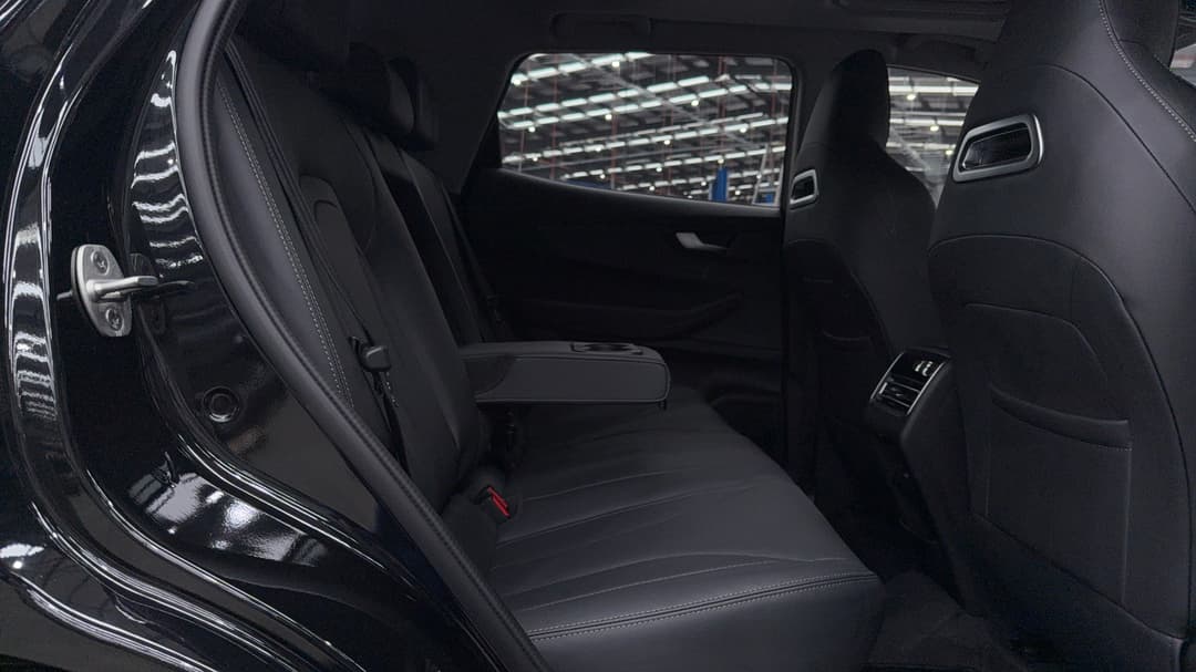2025 Chery Tiggo 4 Ultimate, Automatic, 77 km, Right Side Rear Door Cabin View