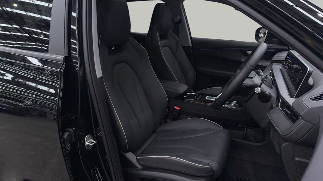 2025 Chery Tiggo 4 Ultimate, Automatic, 77 km, Right Side Front Door Cabin View