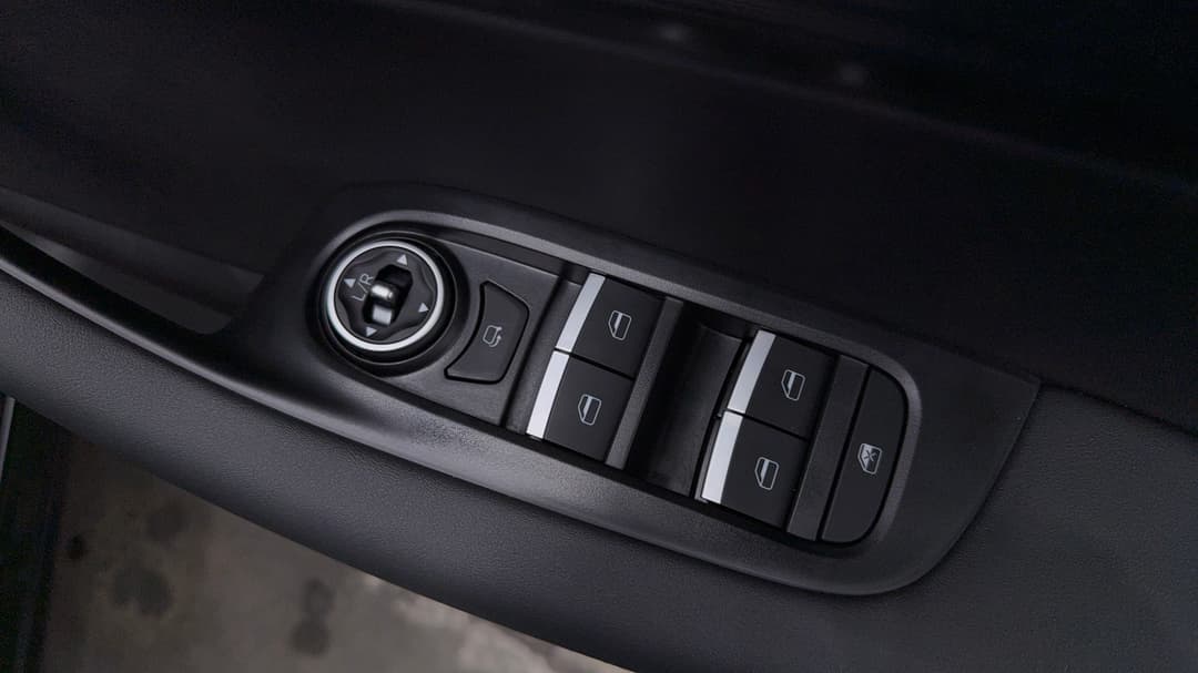 2025 Chery Tiggo 4 Ultimate, Automatic, 77 km, Drivers Side Door Panel Controls