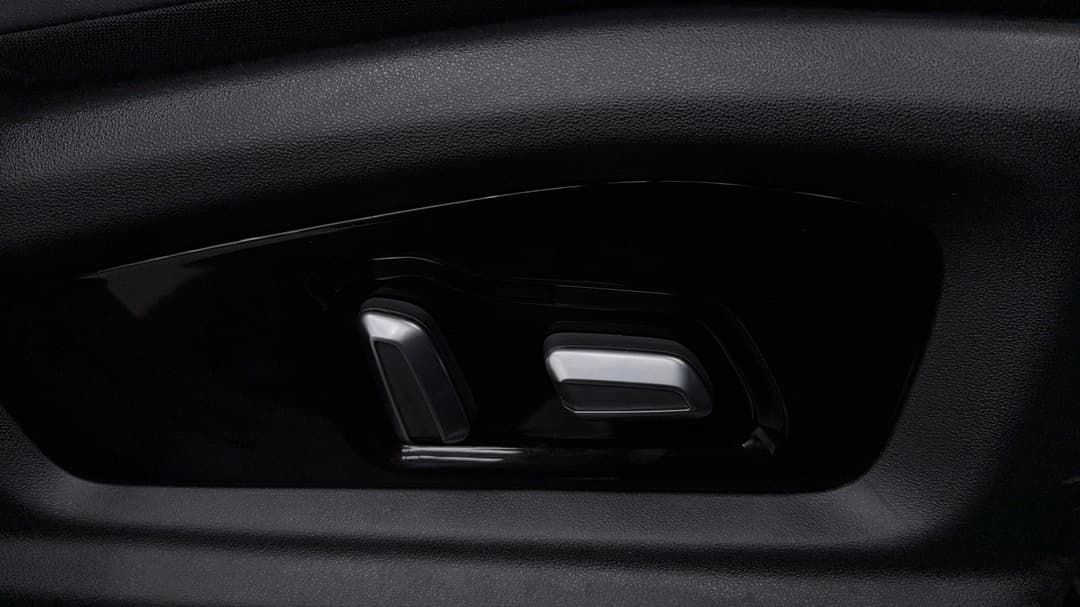 2025 Chery Tiggo 4 Ultimate, Automatic, 77 km, Drivers Side Adjustment Panel