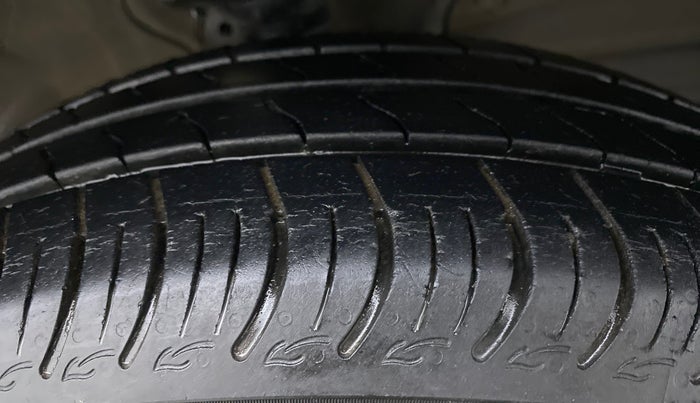 2019 Maruti S PRESSO VXI PLUS, Petrol, Manual, 32,624 km, Right Front Tyre Tread