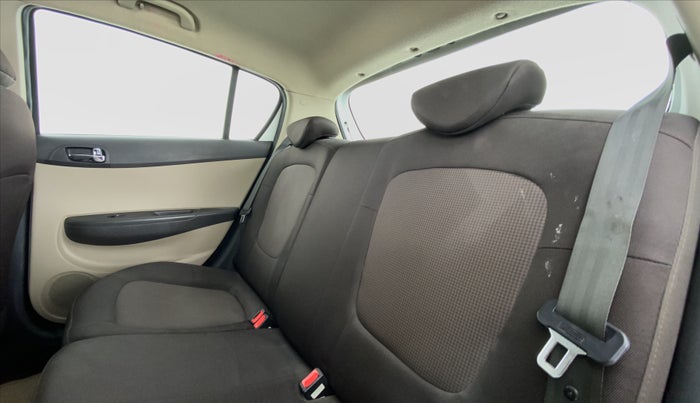 2013 Hyundai i20 SPORTZ 1.4 CRDI, Diesel, Manual, 88,896 km, Right Side Rear Door Cabin