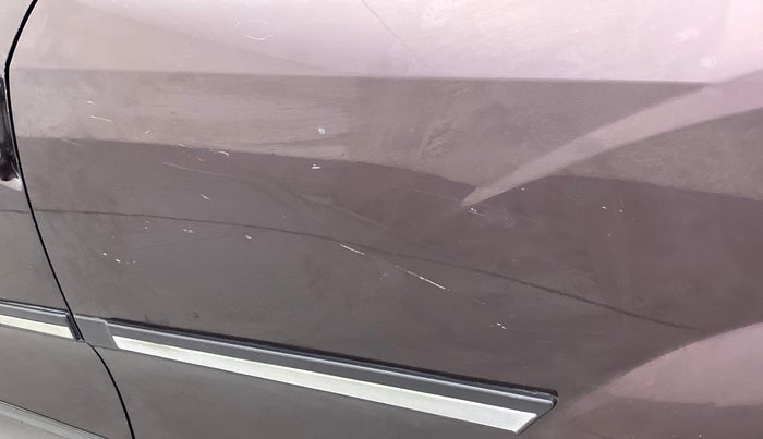 2014 Mahindra XUV500 W8, Diesel, Manual, 1,06,266 km, Rear left door - Minor scratches