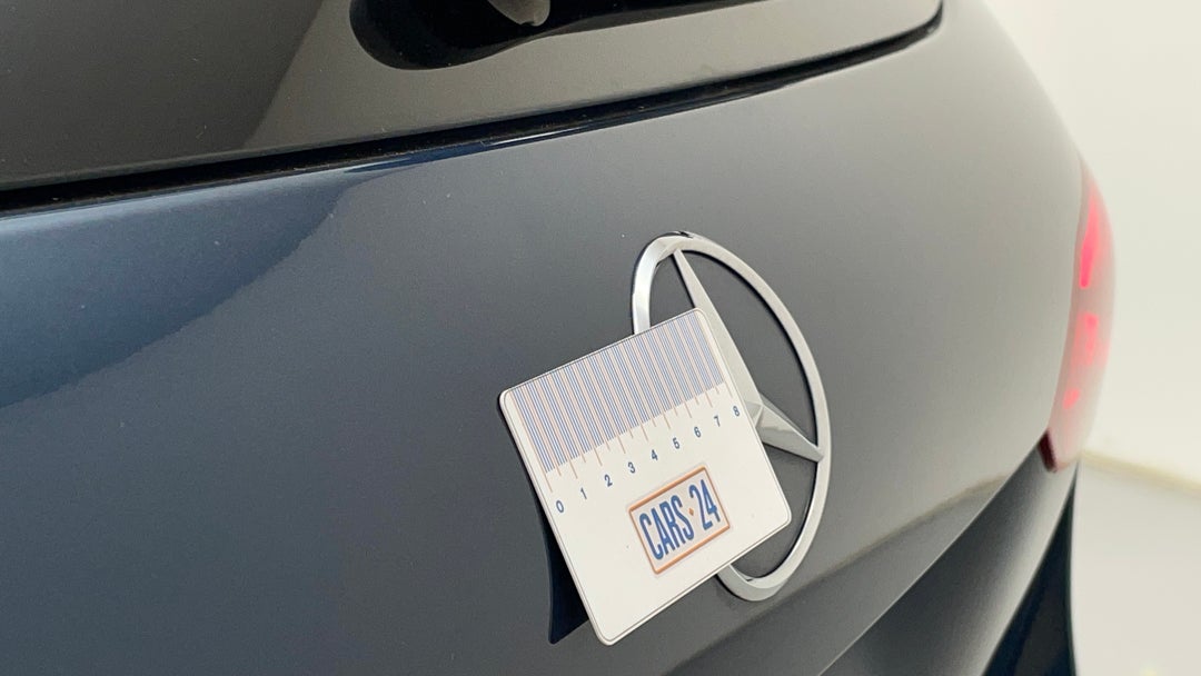 Boot / Tailgate Tailgate Dent