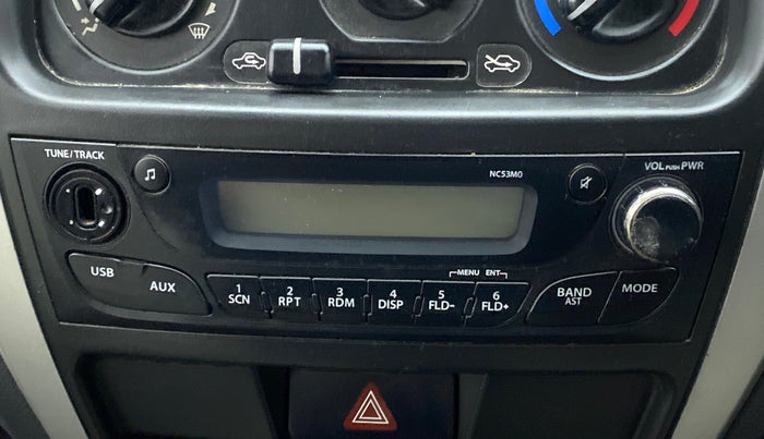 2017 Maruti Alto 800 VXI, Petrol, Manual, 32,571 km, Infotainment system - Button has minor damage