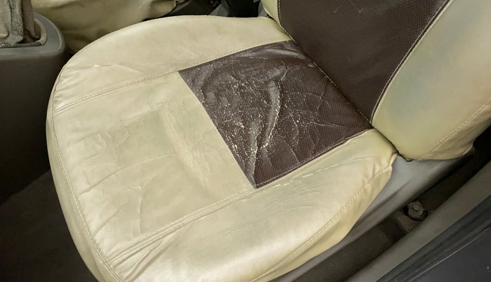 2011 Hyundai i10 MAGNA 1.2, Petrol, Manual, 49,759 km, Front left seat (passenger seat) - Cover slightly torn