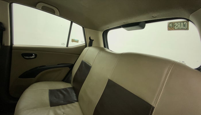 2011 Hyundai i10 MAGNA 1.2, Petrol, Manual, 49,759 km, Right Side Rear Door Cabin