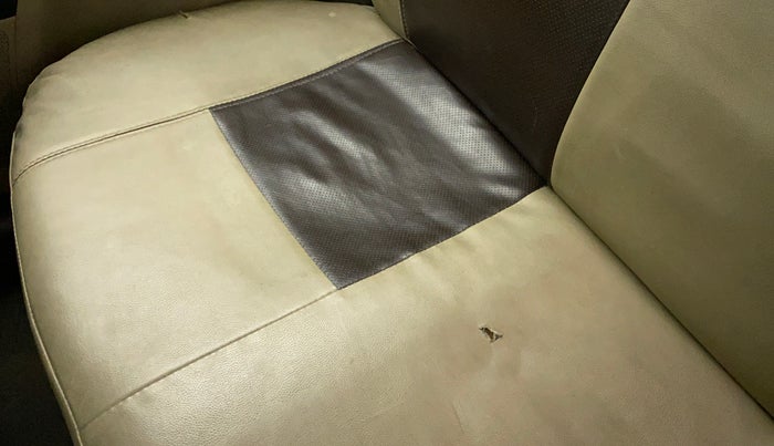 2011 Hyundai i10 MAGNA 1.2, Petrol, Manual, 49,759 km, Second-row right seat - Cover slightly torn