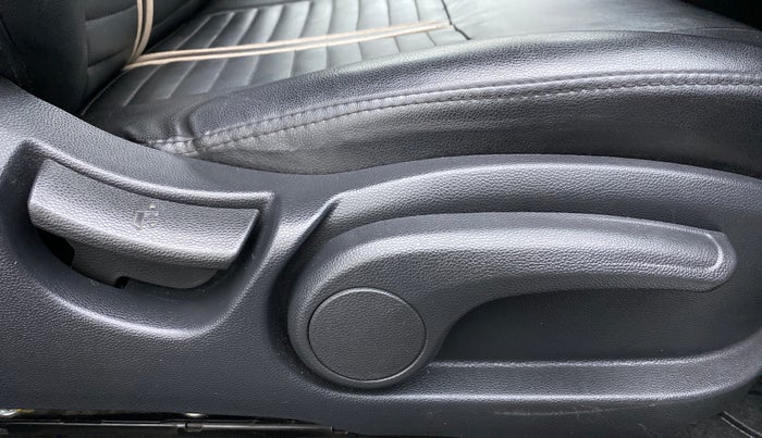 2014 Hyundai Elite i20 SPORTZ 1.2, Petrol, Manual, 61,665 km, Driver Side Adjustment Panel
