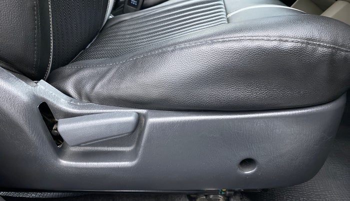 2016 Maruti Alto K10 VXI P, Petrol, Manual, 11,150 km, Driver Side Adjustment Panel