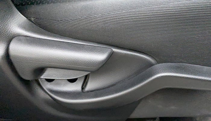 2016 Honda BR-V 1.5L I-VTEC S, Petrol, Manual, 96,456 km, Driver Side Adjustment Panel