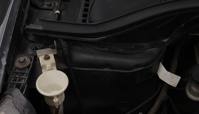 2016 Tata Zest XT PETROL, Petrol, Manual, 82,161 km, Front windshield - Wiper bottle cap missing