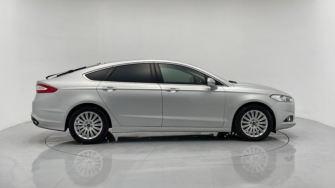 2016 Ford Mondeo Trend Tdci, Automatic, 109276 km, Right Side View