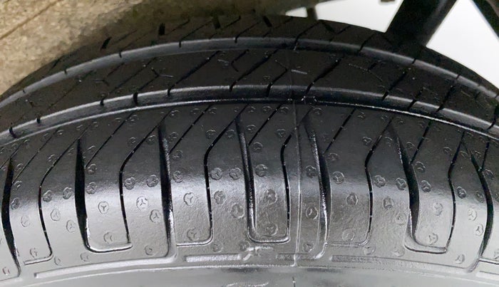 2017 Maruti Wagon R 1.0 VXI, Petrol, Manual, 25,082 km, Left Rear Tyre Tread